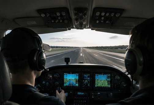 Garmin G3X vs G1000 for Flight Training: Choosing the Best Path to Certification