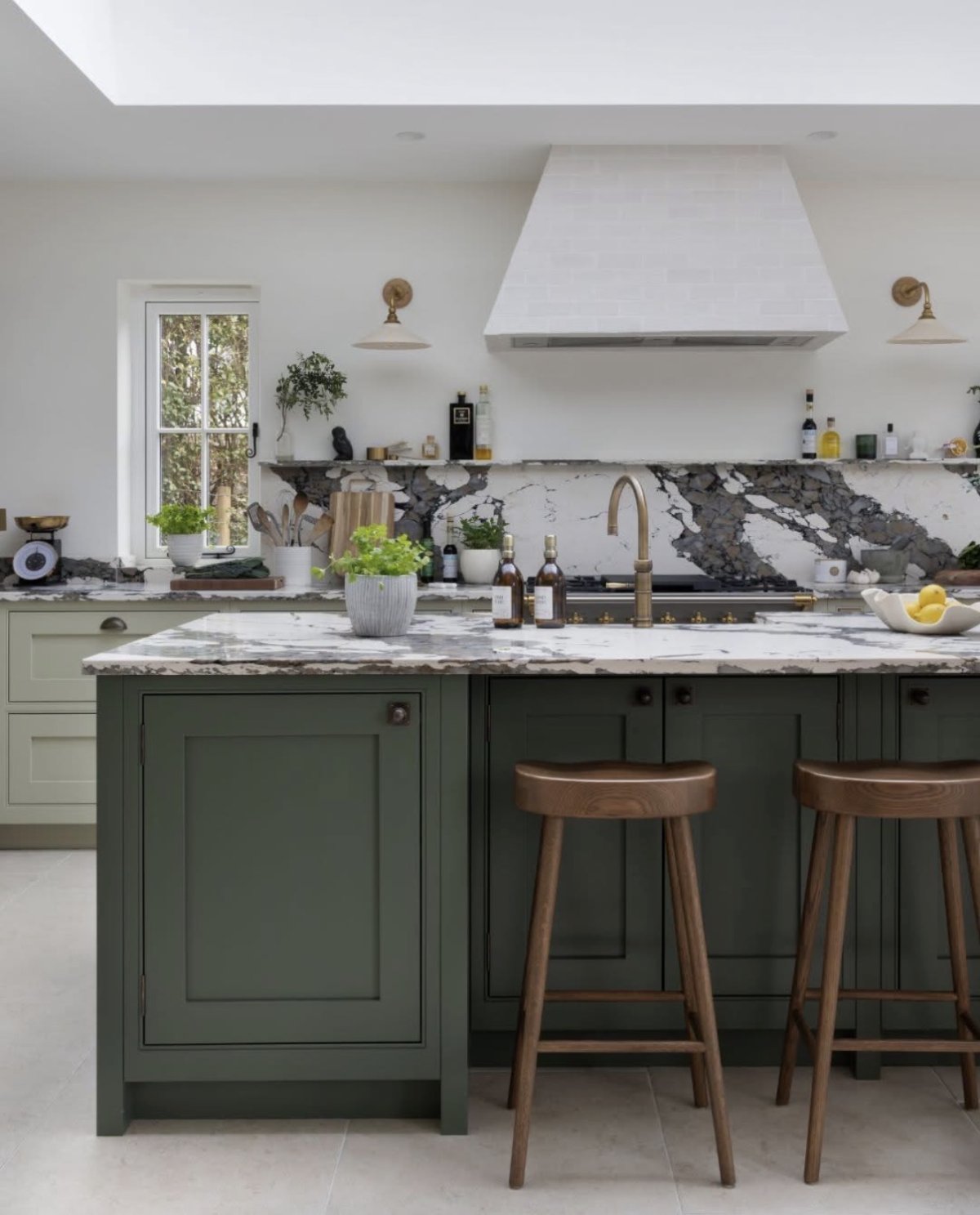 Kitchen Showrooms in Harrogate: A Discerning Guide to Bespoke Excellence