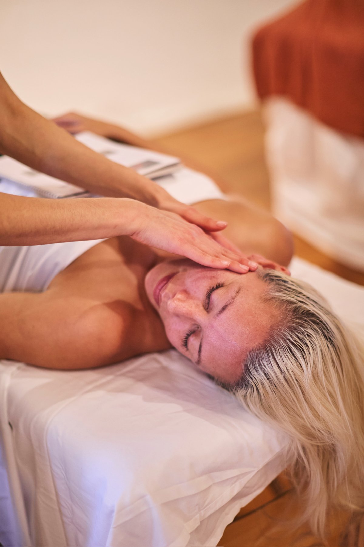 Face Massage through the nervous system regulation