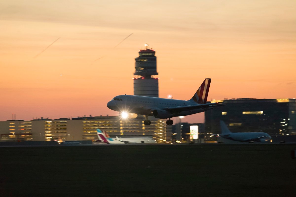 landing plane at Vienna airport