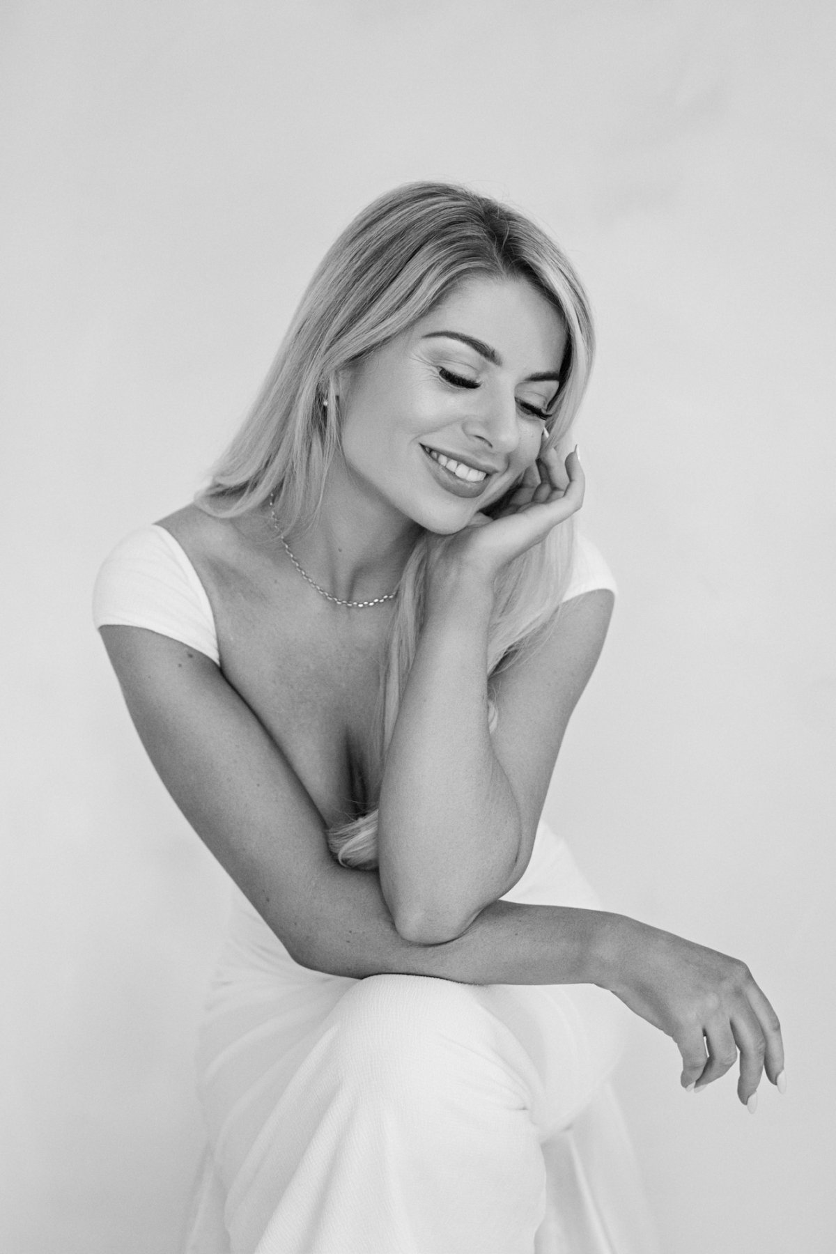 5 Tips to Look Natural in Your Professional Photos