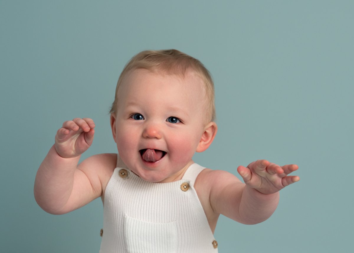 First Birthday Photoshoot Lancashire | Beautiful Cake Smash & Milestone Sessions