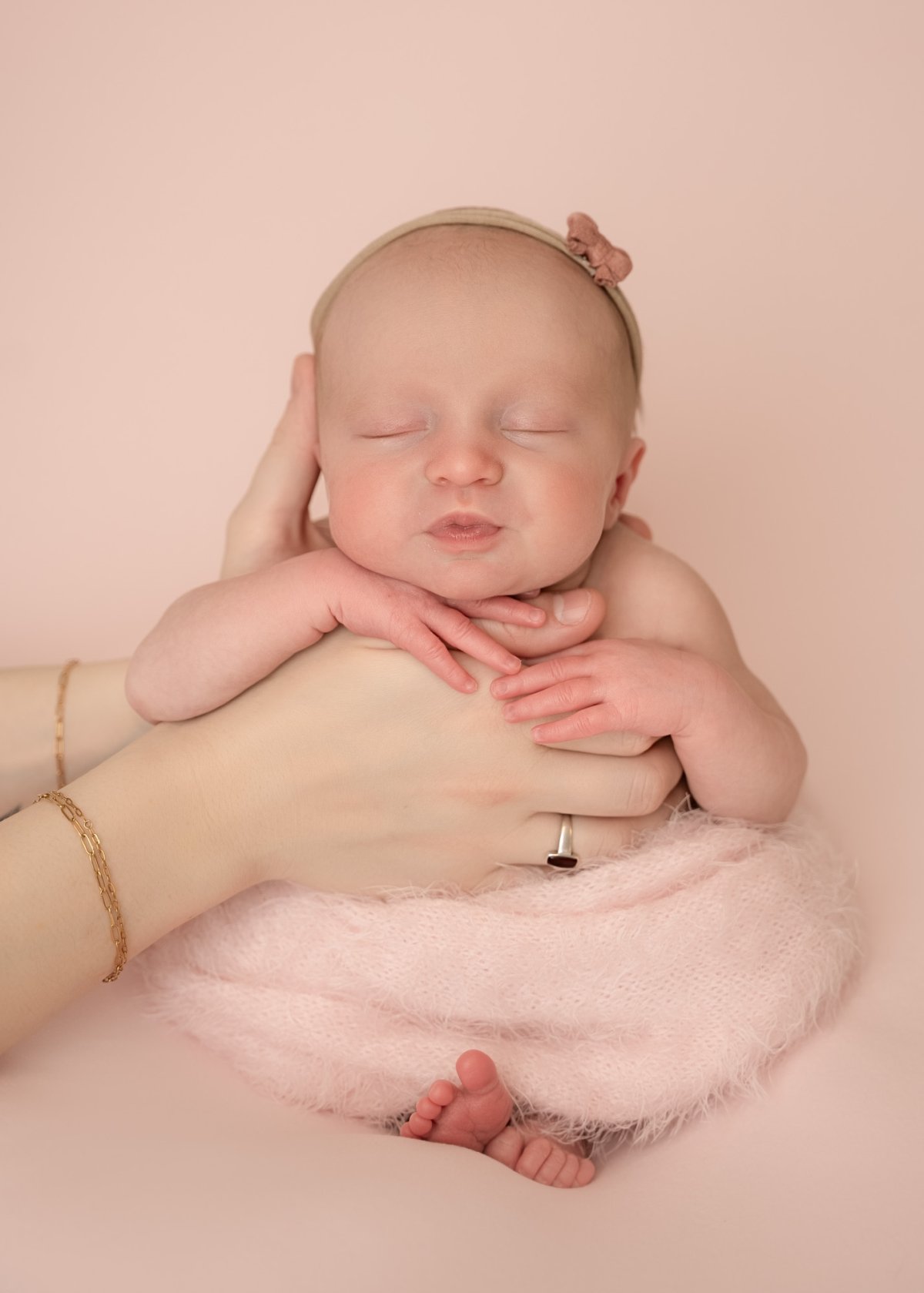 When Should You Book a Newborn Photography Session?