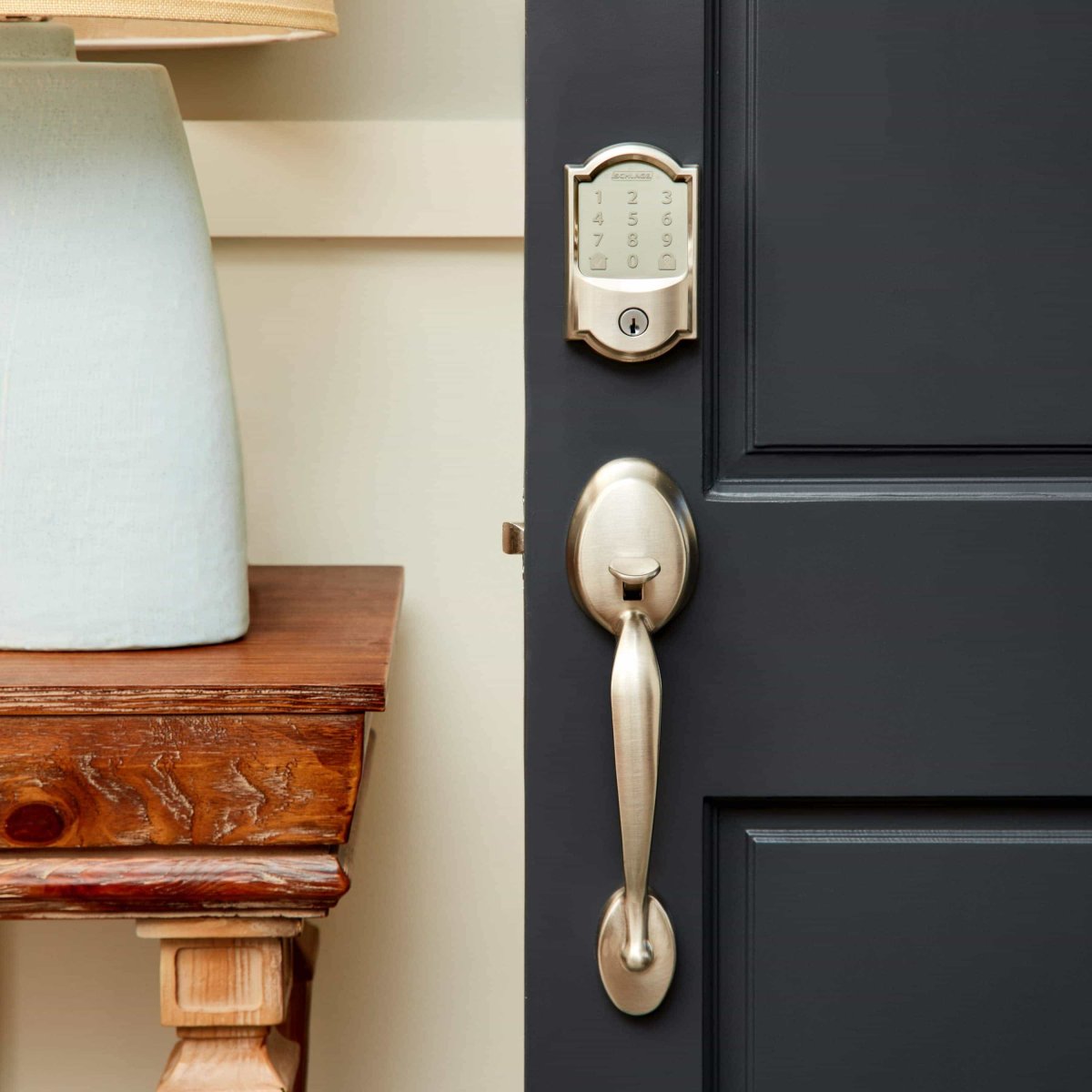 Digital Keypad Lock Installation in Naples: The Ultimate Guide to Keyless Security