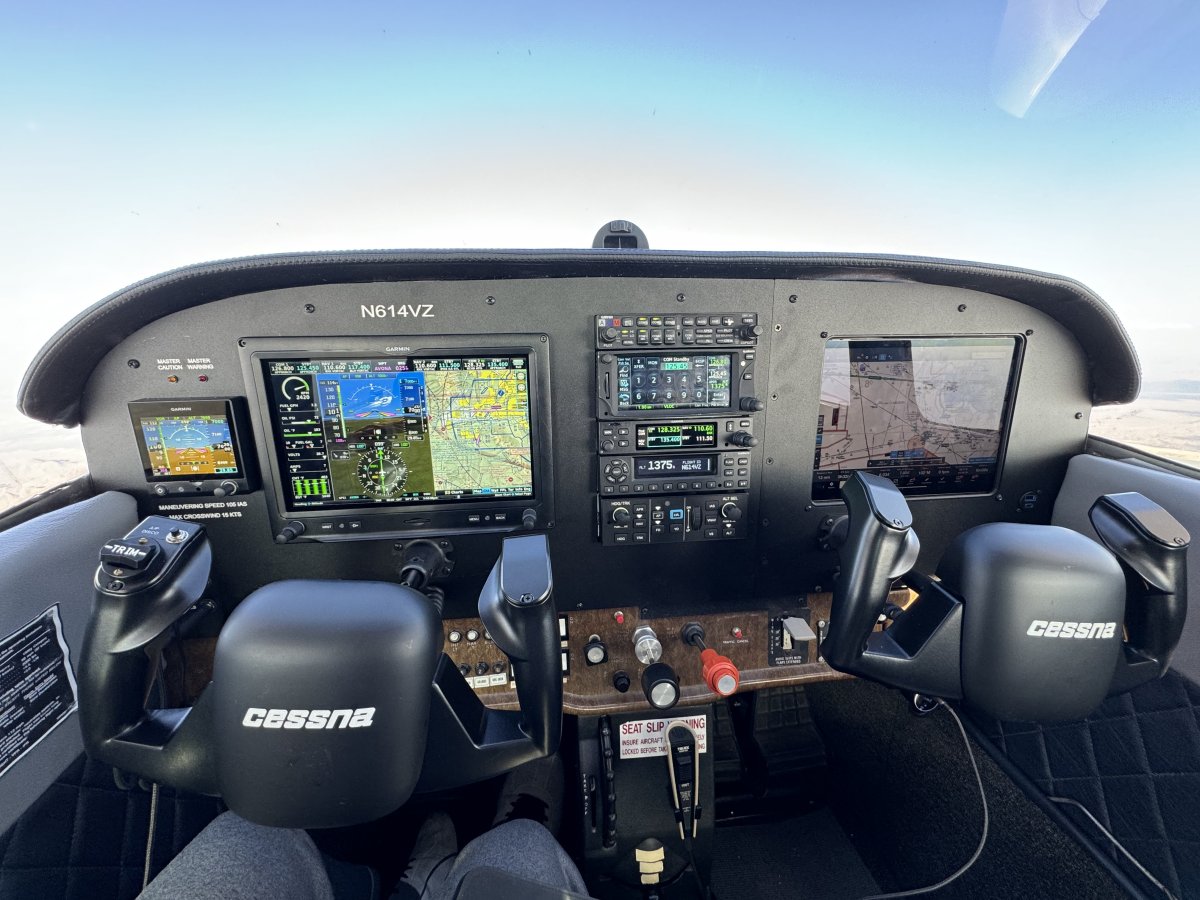 Transition to Glass Cockpit Training: A Pilot’s Guide to Mastering Garmin Glass