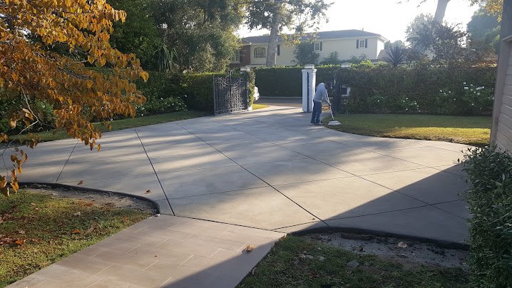 Concrete Driveway Renovation in Los Angeles: Demolition, Design & Installation