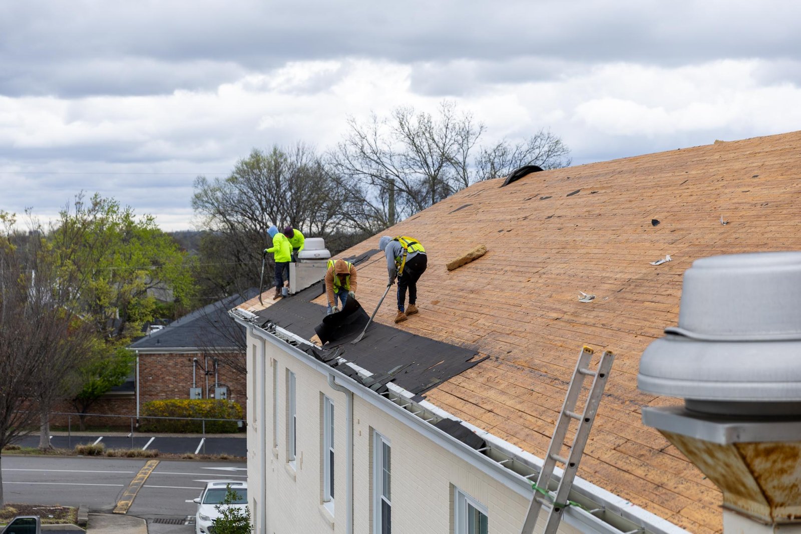 Storm damage roof repair Tennessee: 10 service areas covered