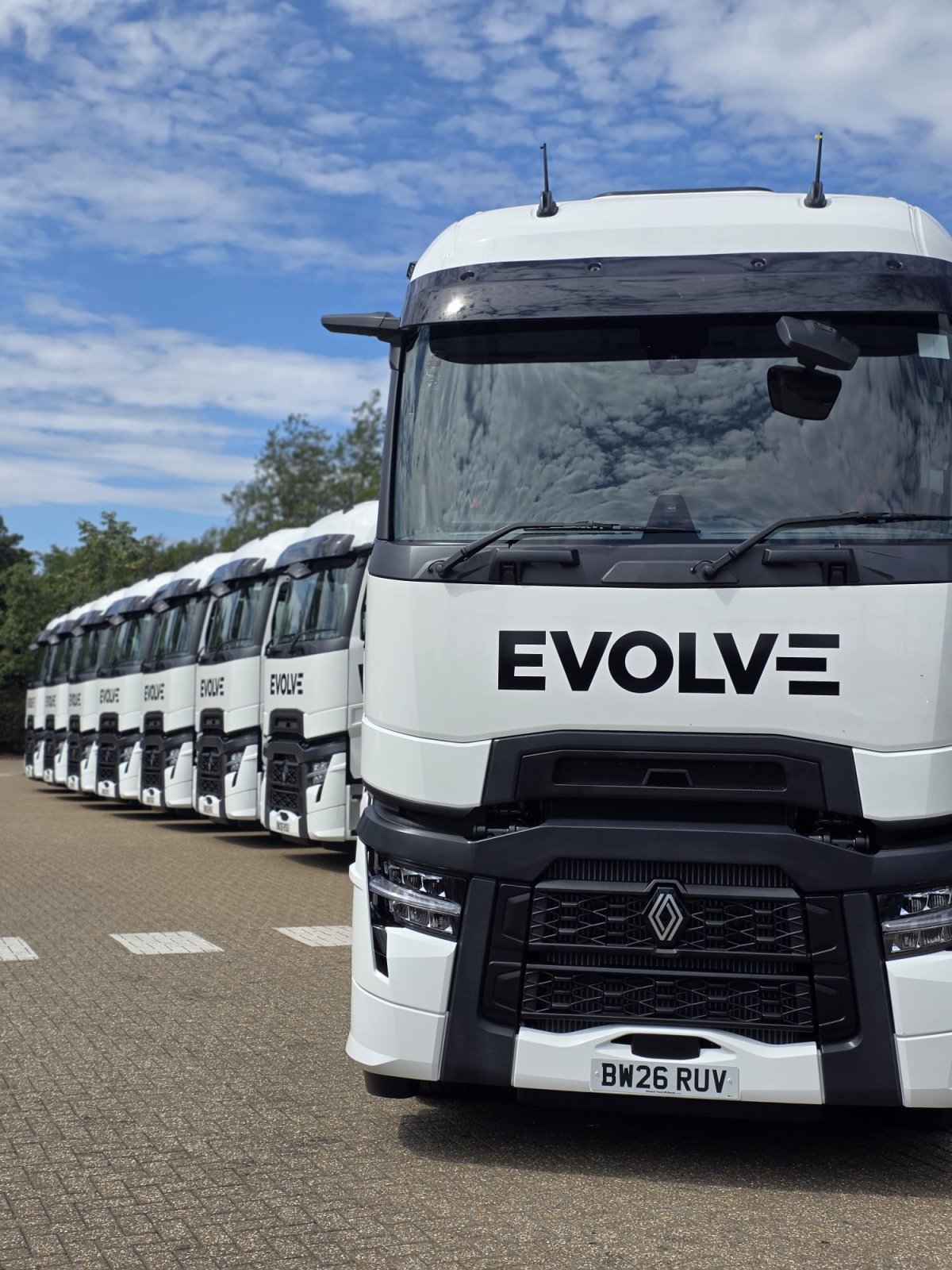 Dedicated haulage vs shared freight: how to choose the right option